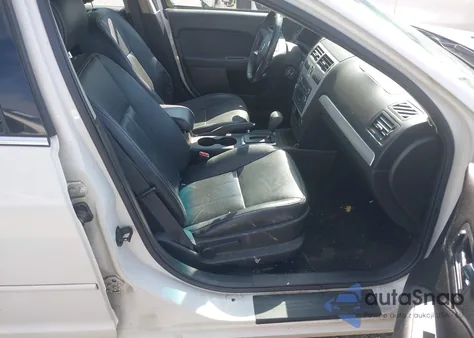 2008 Mercury Milan V6 Premier z USA, uszkodzony, nr VIN 3MEHM08178R636008